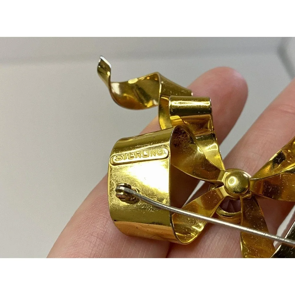 Gold Tone Sterling Marked Bow Ribbon With‎ Purple Stone Brooch Pin Estate Find